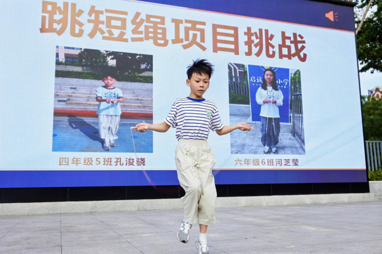 任子威亲自, 主角 任子威亲自, 主角