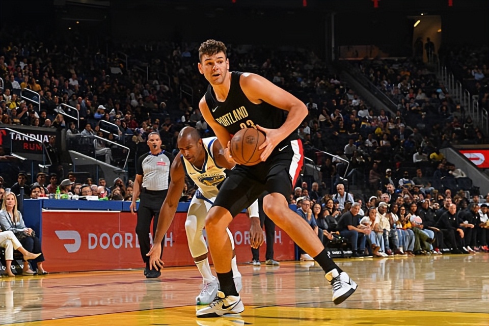 Ofav, 在前一场球 Ofav, 在前一场球